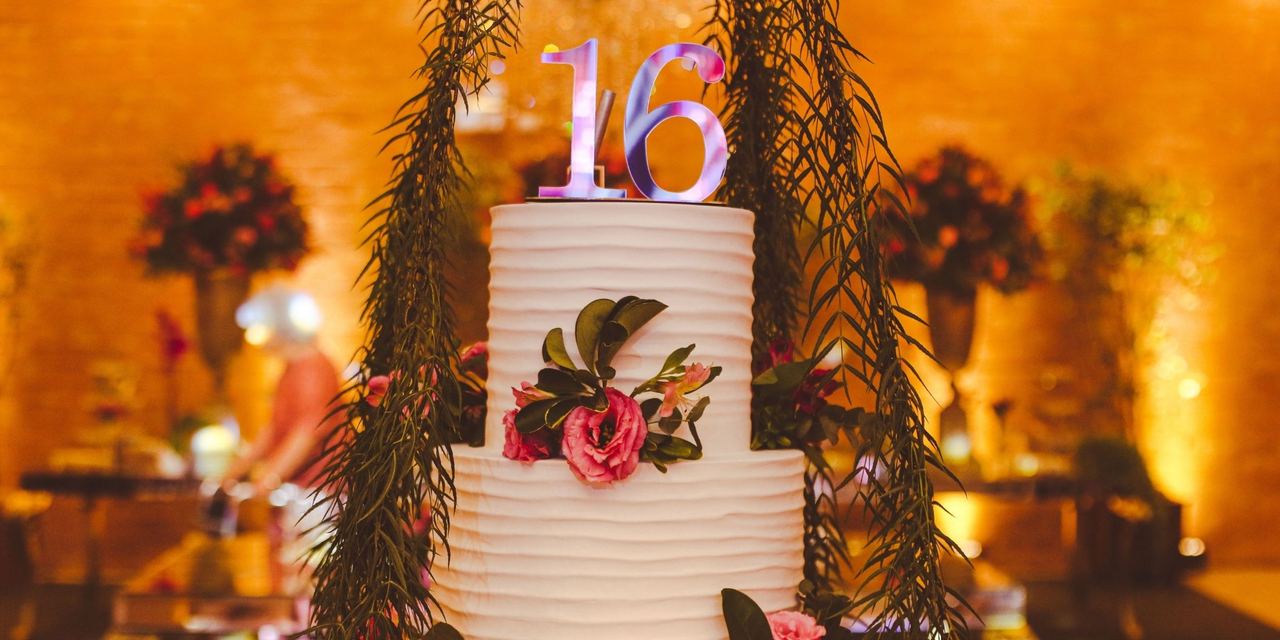 A 16th birthday cake | Source: Pexels