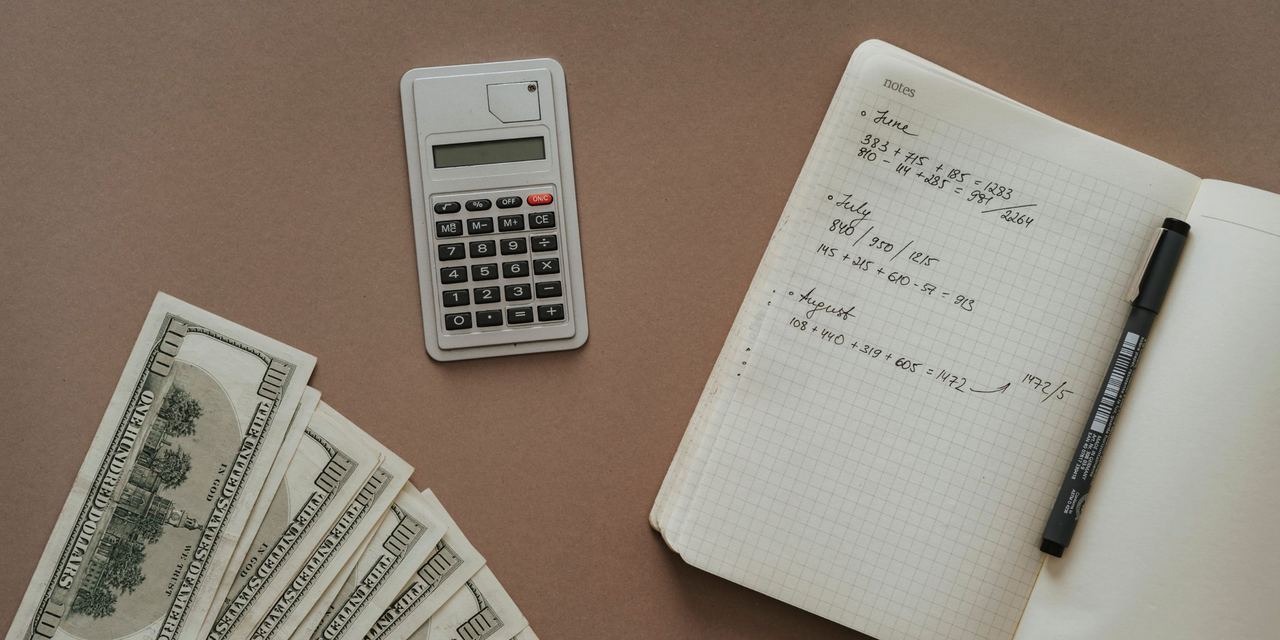 A lay-out for personal budgeting | Source: Pexels
