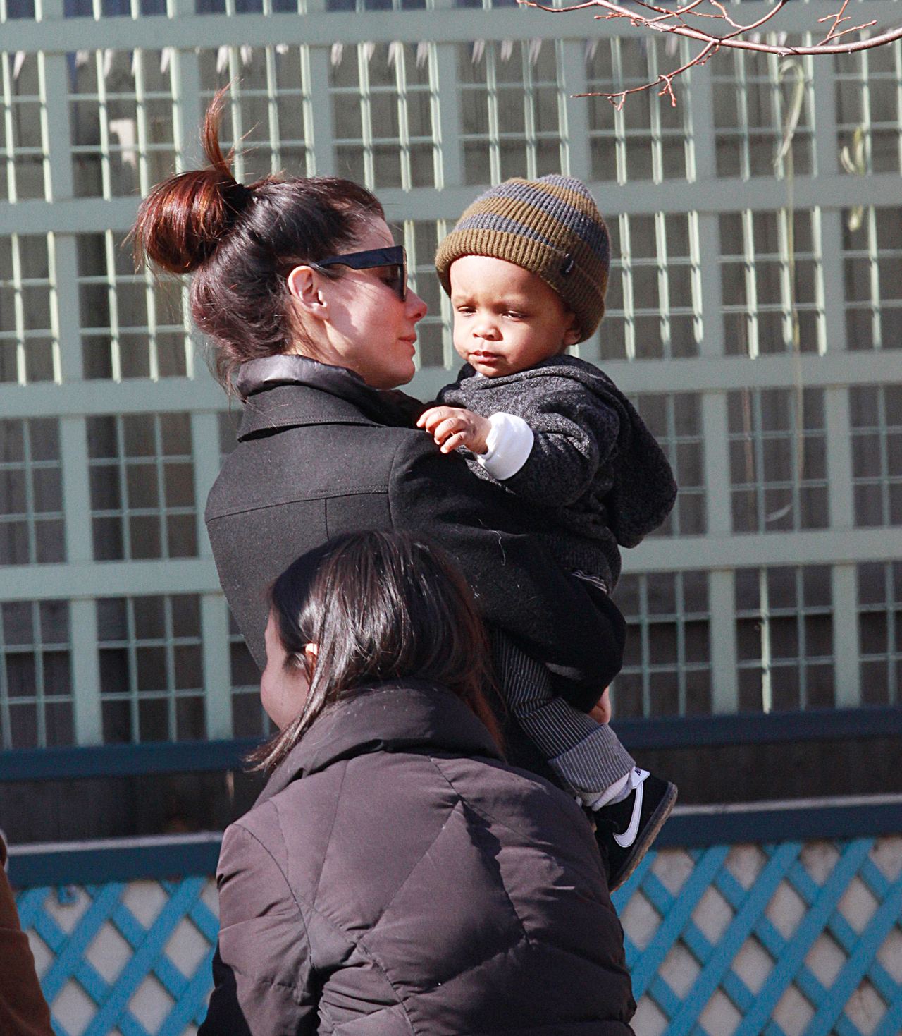 Sandra Bullock was photographed with her young son Louis Bardo Bullock during a family outing, carrying him as they made their way through the city. The candid moment came during the early years of Bullock’s motherhood, before Louis and his sister became more familiar to the public. | Source: Getty Images