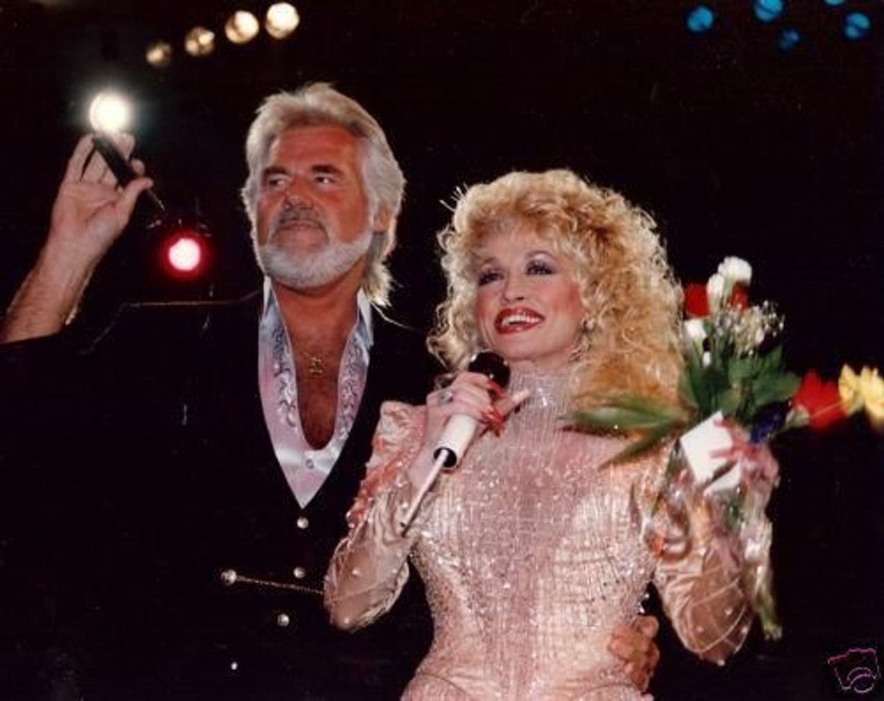 Dolly Parton and Kenny Rogers performing together