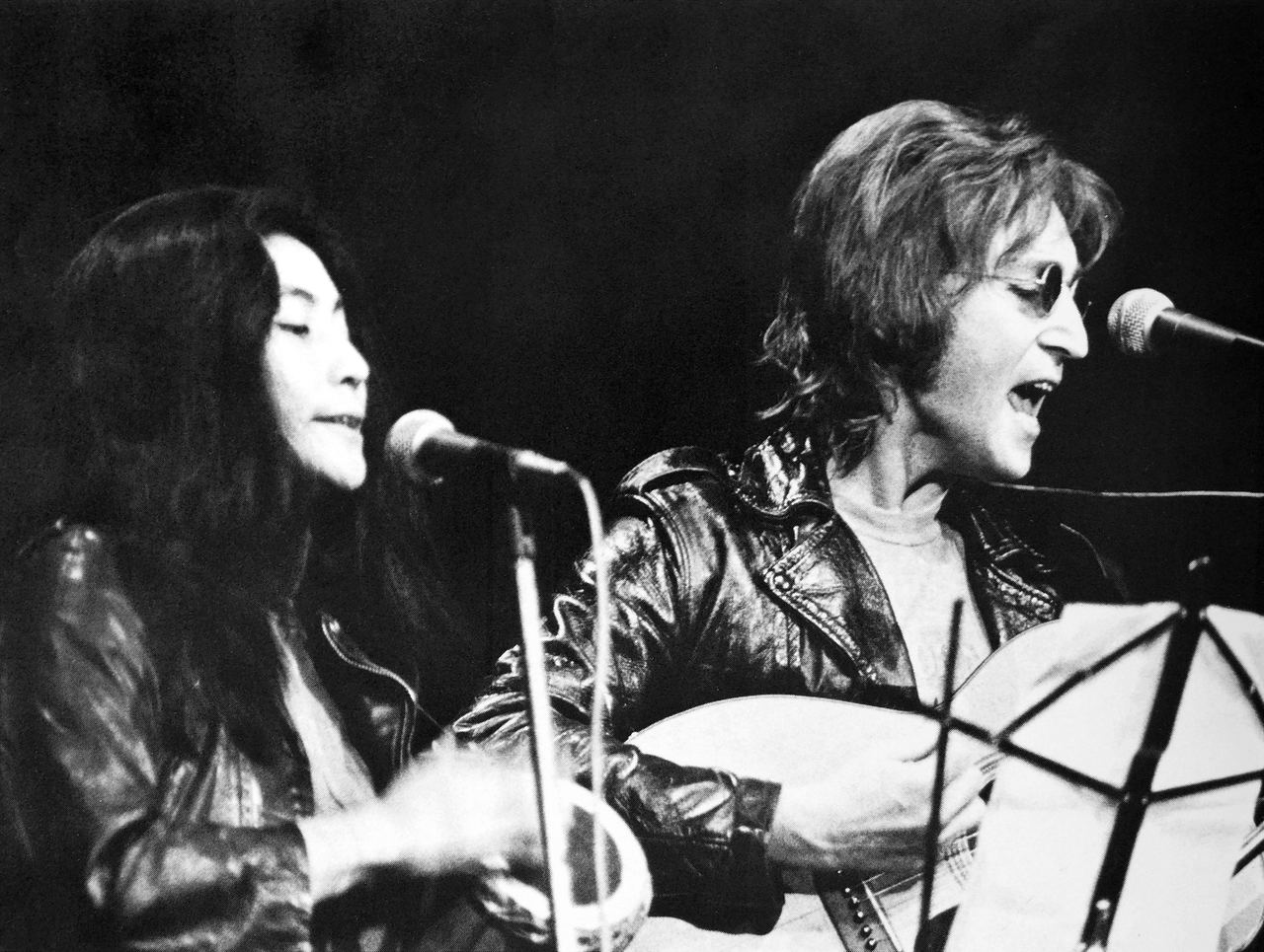 Yoko Ono and John Lennon performing at the John Sinclair Freedom Rally in December 1971