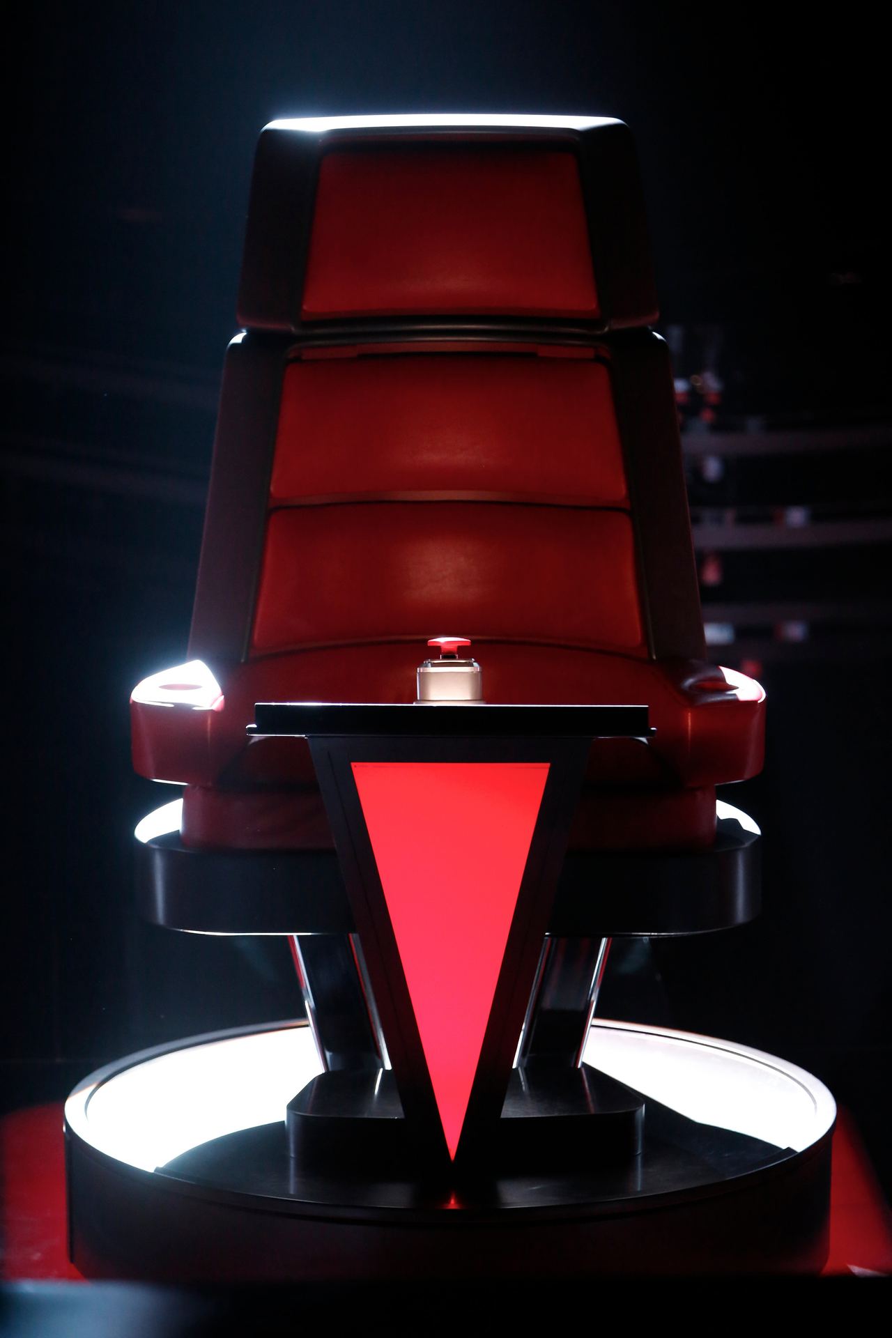 The The Voice judges’ chair ahead of Season 30, as NBC brings back Kelly Clarkson and Adam Levine while welcoming first-time coaches Queen Latifah and Riley Green. | Source: Getty Images