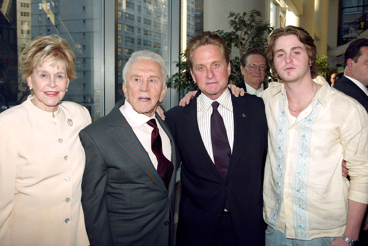 Diana, Kirk, Michael, and Cameron Douglas at the New York premiere of "It Runs In The Family," in 2003. | Source: Getty Images