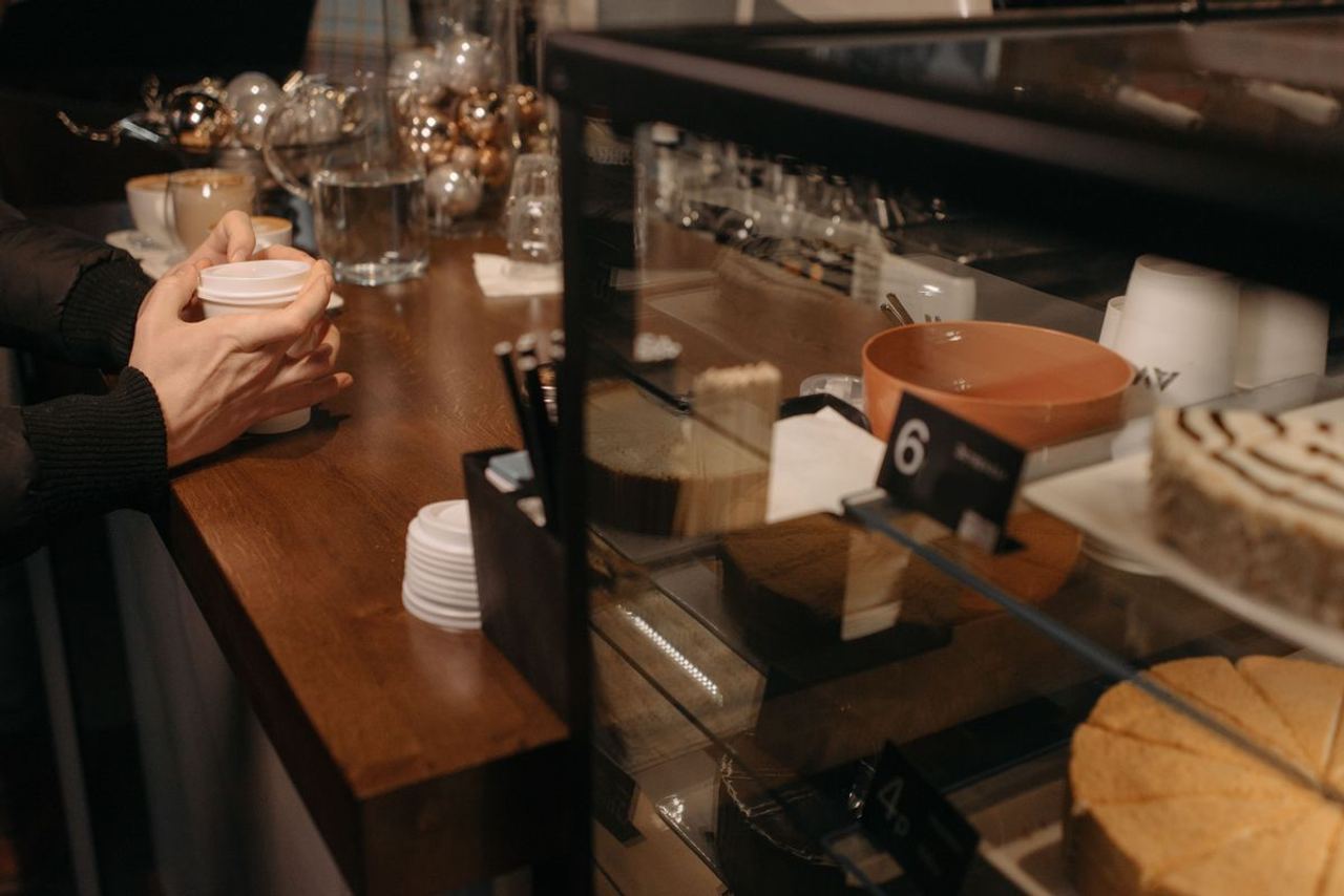 A Customer Saw Me Pay for a Single Mom Who Couldn't Afford Her Child's Lunch and Insisted I Cover Hers Too – A Man at th