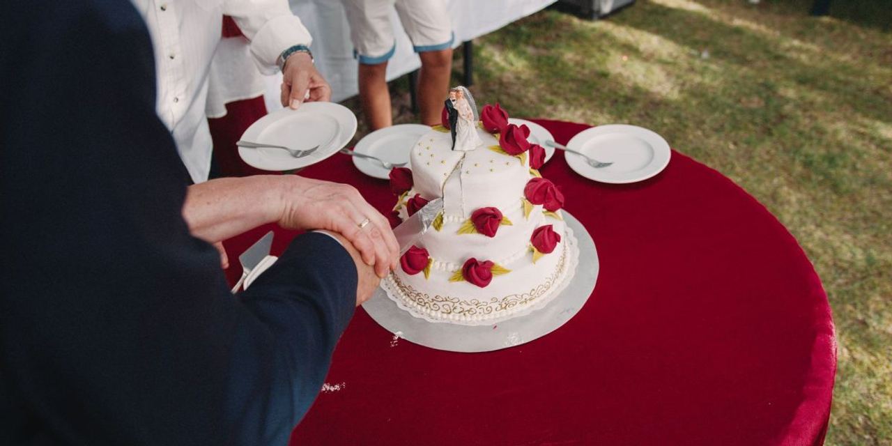 A MIL Smashed Wedding Cake Into Her Daughter-in-Law's Face and Laughed, 'Welcome to the Family!' – Then the Bride's Mom