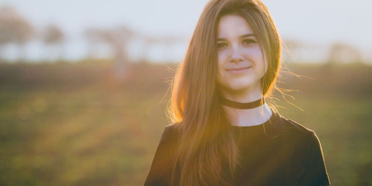 A Teenage Girl Moved in with Her Dad Because 'At Least He Listens' – But Three Days Later, He Called His Ex-Wife to Say,