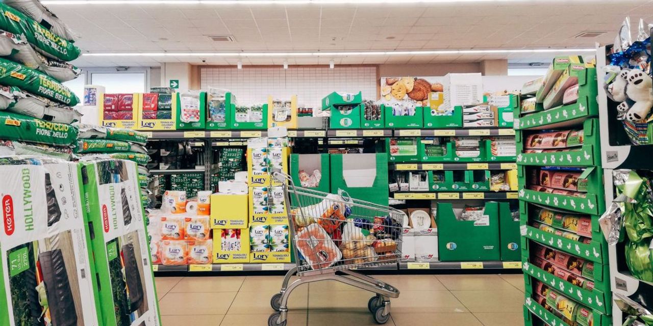 A Young Man Sent His Autistic 15-Year-Old Brother Into a Grocery Store Alone for the First Time – 15 Minutes Later, a Ca