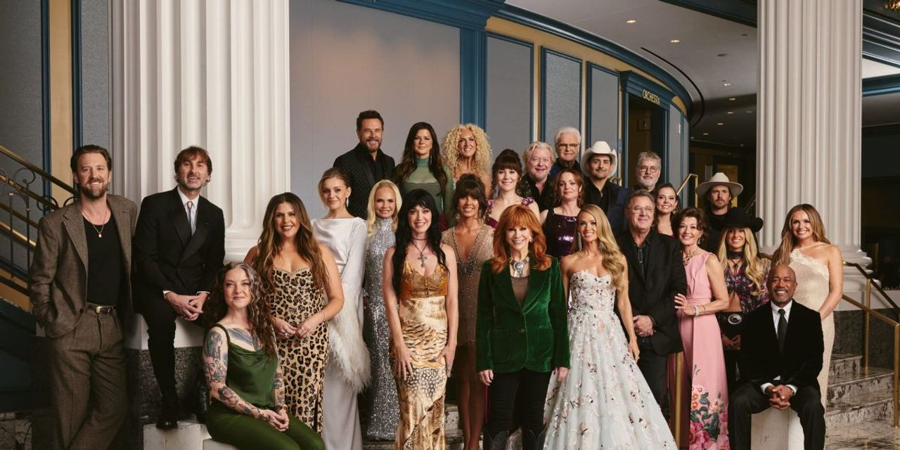 Country Stars Gather in Nashville for a Glittering CMA Tribute to Dolly Parton — But One Performance Had Fans Buzzing