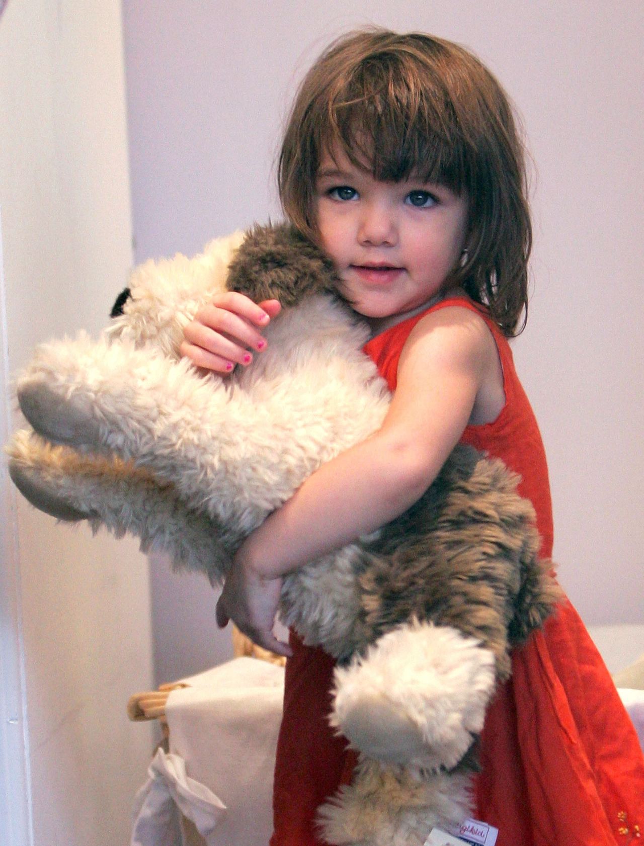 Suri at the Bonpoint children's store in West Village on August 17, 2008, in New York City | Source: Getty Images