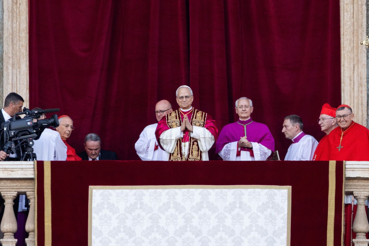 Pope Leo XIV is recovering after surgeons removed part of his right lung during a 90-minute operation in Rome. Further examination revealed why the early discovery proved especially important. | Source: Getty Images