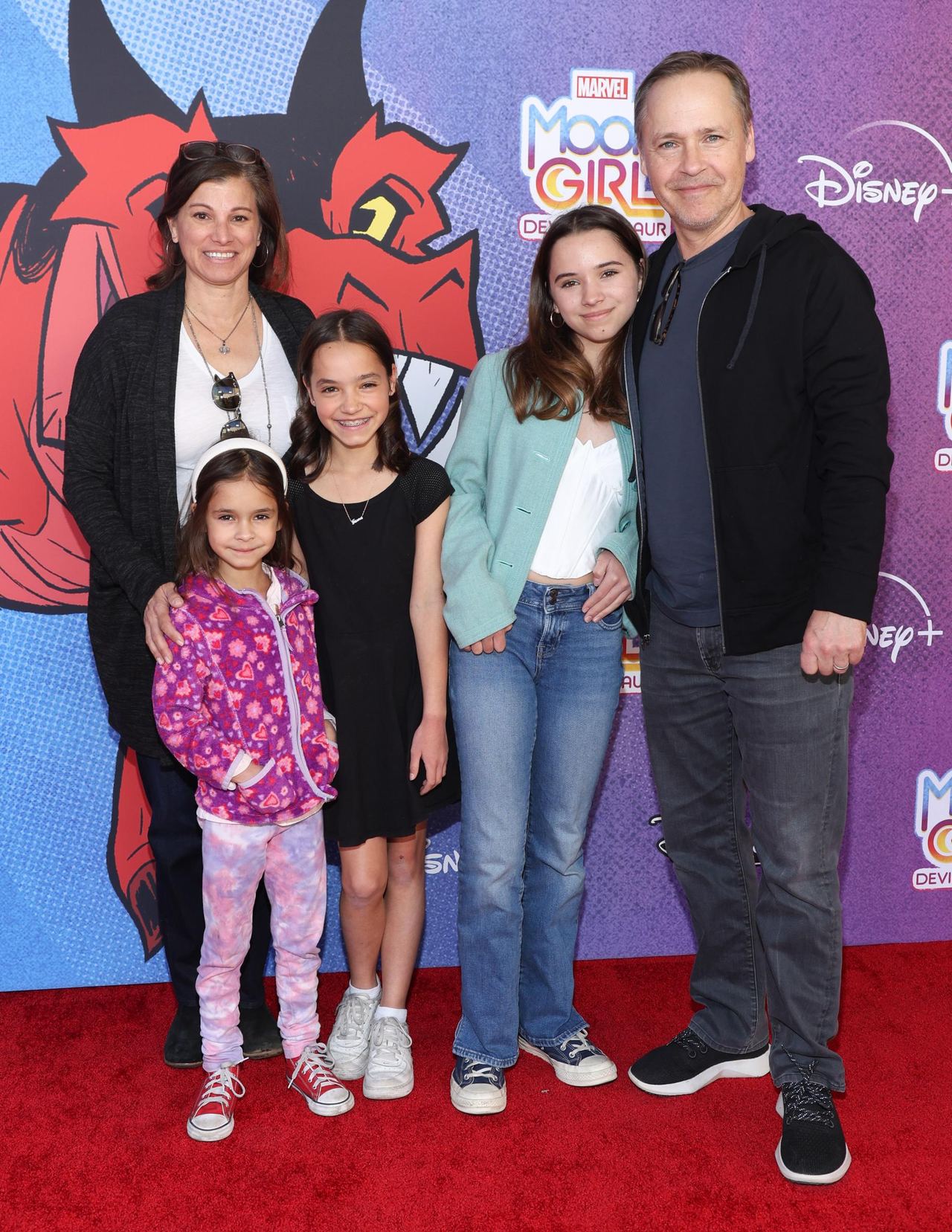 This rare full-family appearance captured all three daughters together with their parents, something that happened far less often than the father’s solo Hollywood appearances. The sisters were largely raised away from constant red-carpet attention. | Source: Getty Images