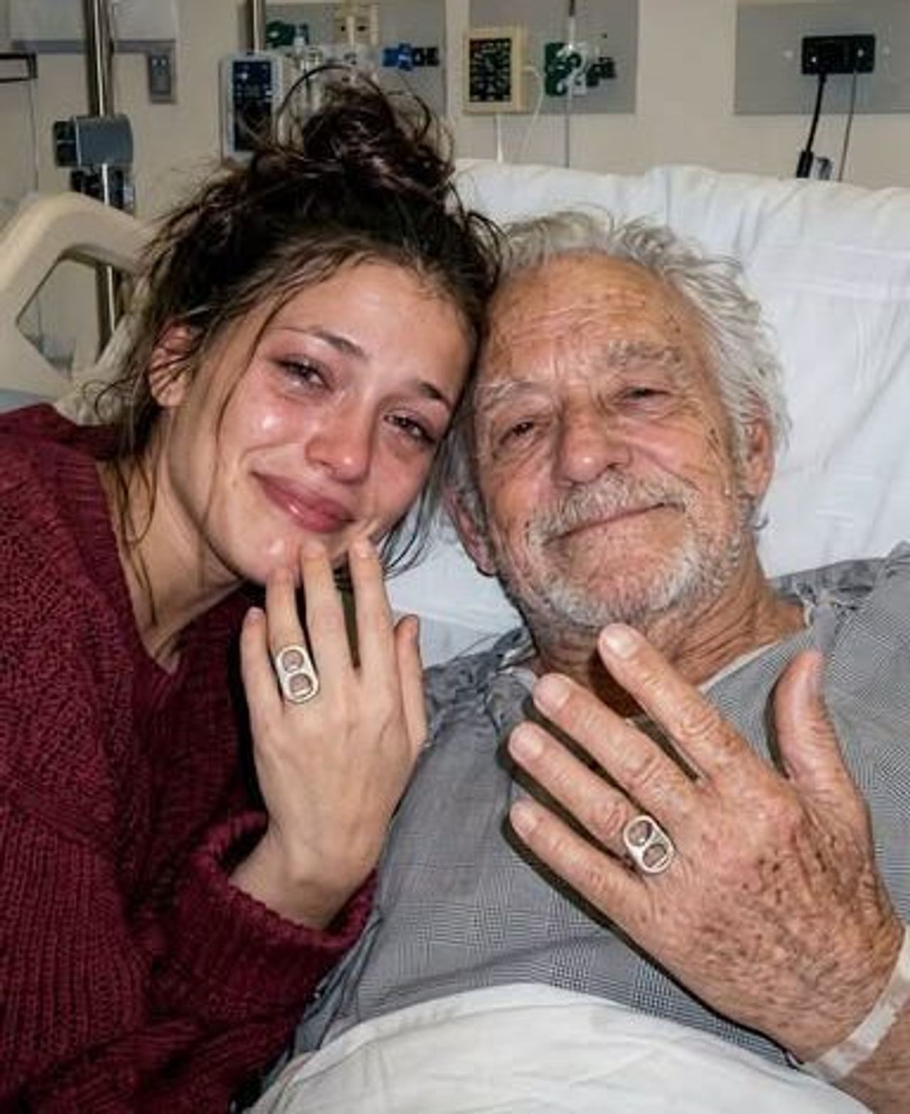 I married a stranger from a hospital waiting room so he wouldn t d!e alone after our one week marriage, his lawyer hande