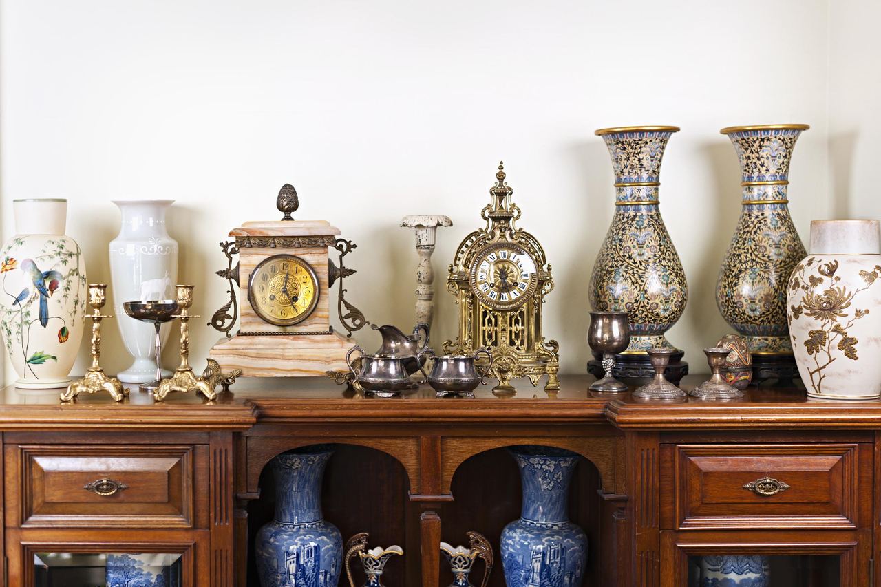 Clocks and vases in a living room | Source: Shutterstock