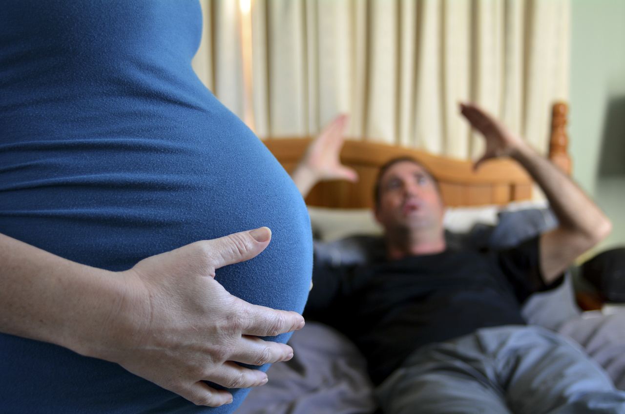 Pregnant woman during a confrontation with a man | Source: Shutterstock