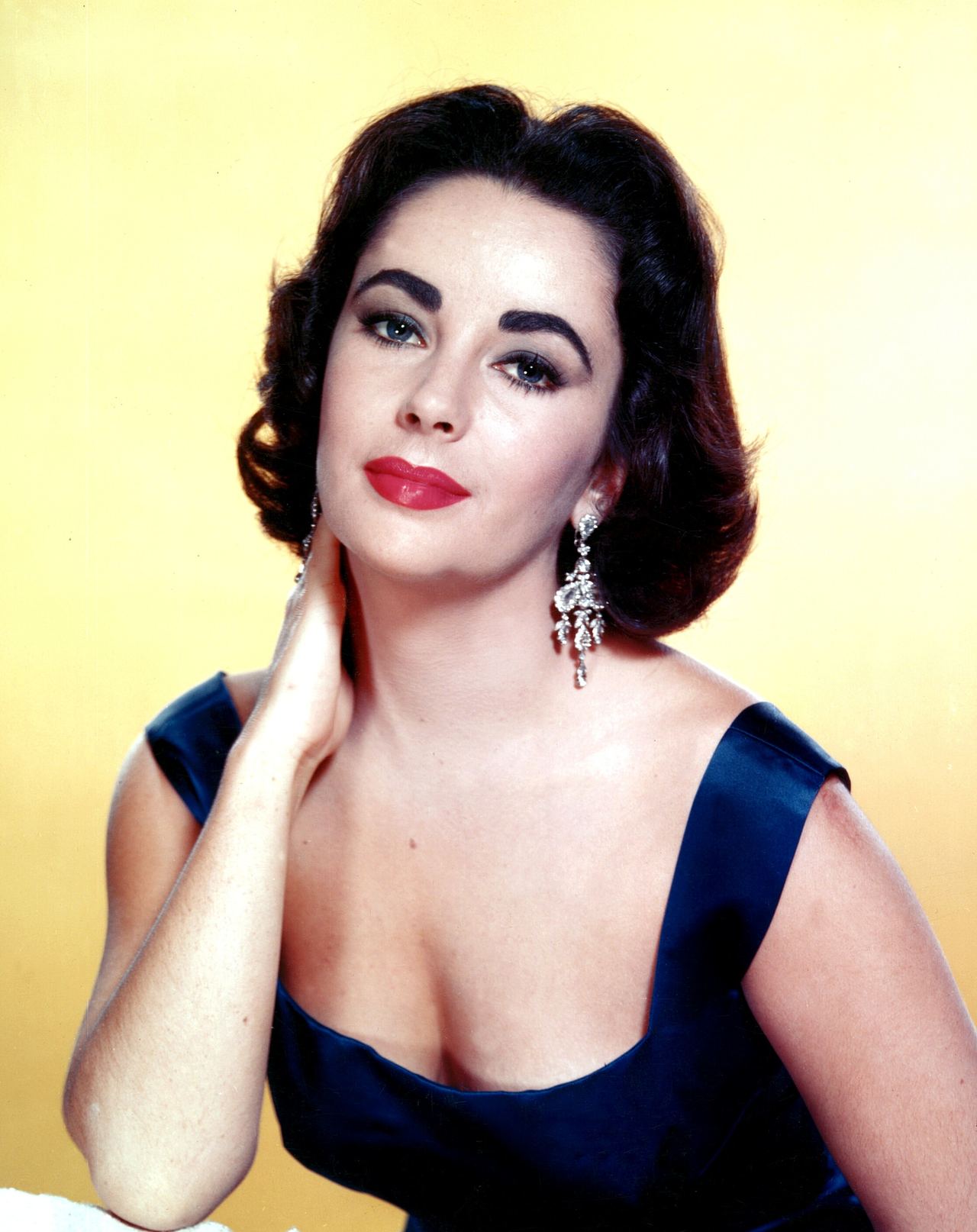 Elizabeth Taylor pictured on January 1, 1950 | Source: Getty Images