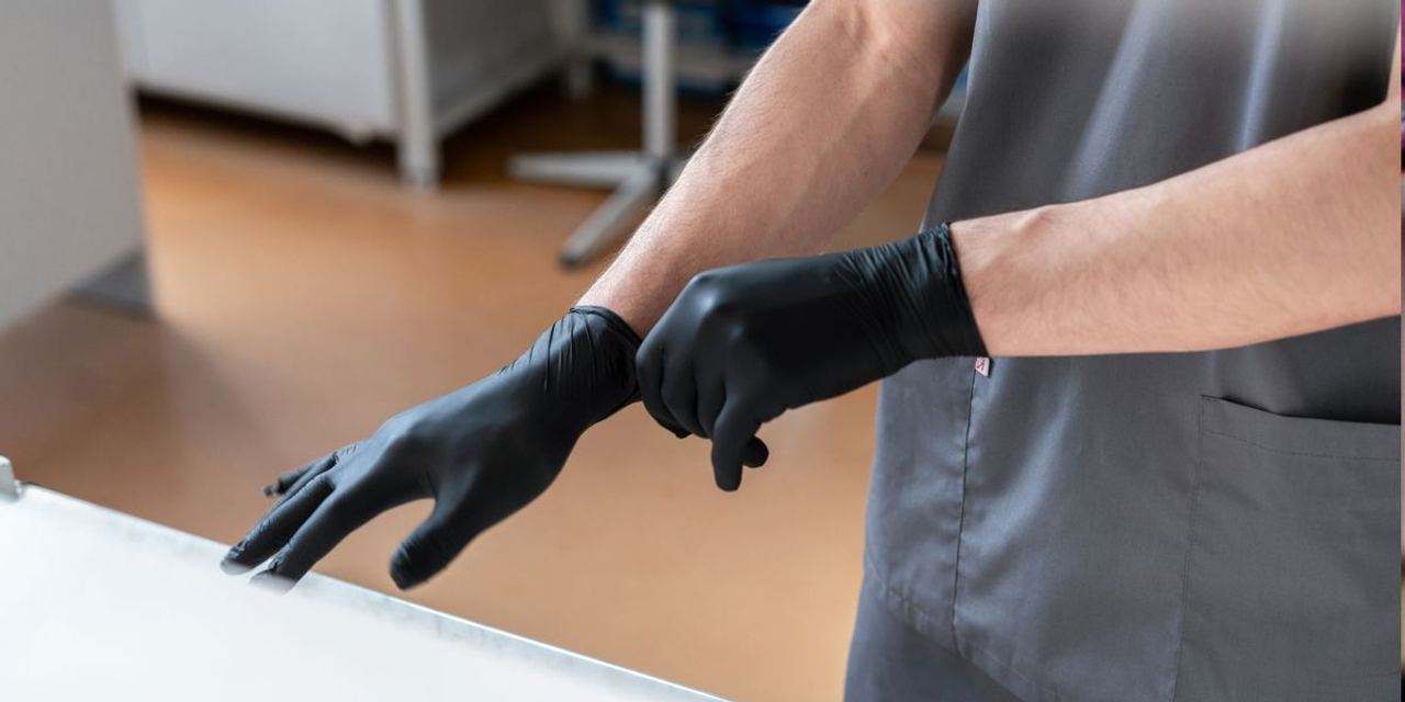 My Future Daughter-in-Law Always Wore One Black Glove – Before She Married My Son, I Needed to Know What She Was Hiding