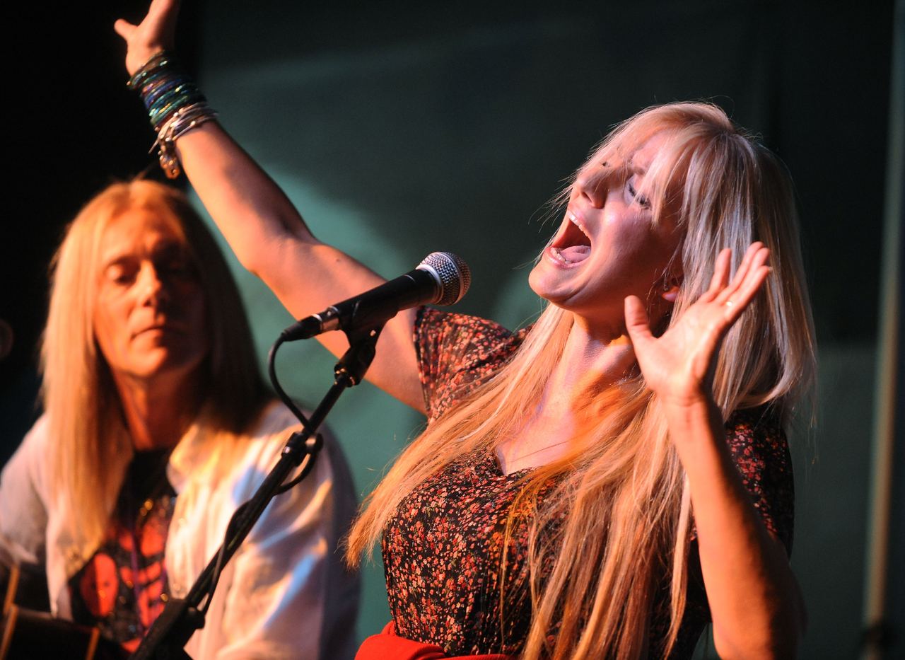 Sass Jordan performs alongside Derek Sharp at the 2010 Sundance Film Festival in Park City, Utah. Sharp was Jordan's husband and a musical collaborator who produced her 2009 album From Dusk 'til Dawn. | Source: Getty Images