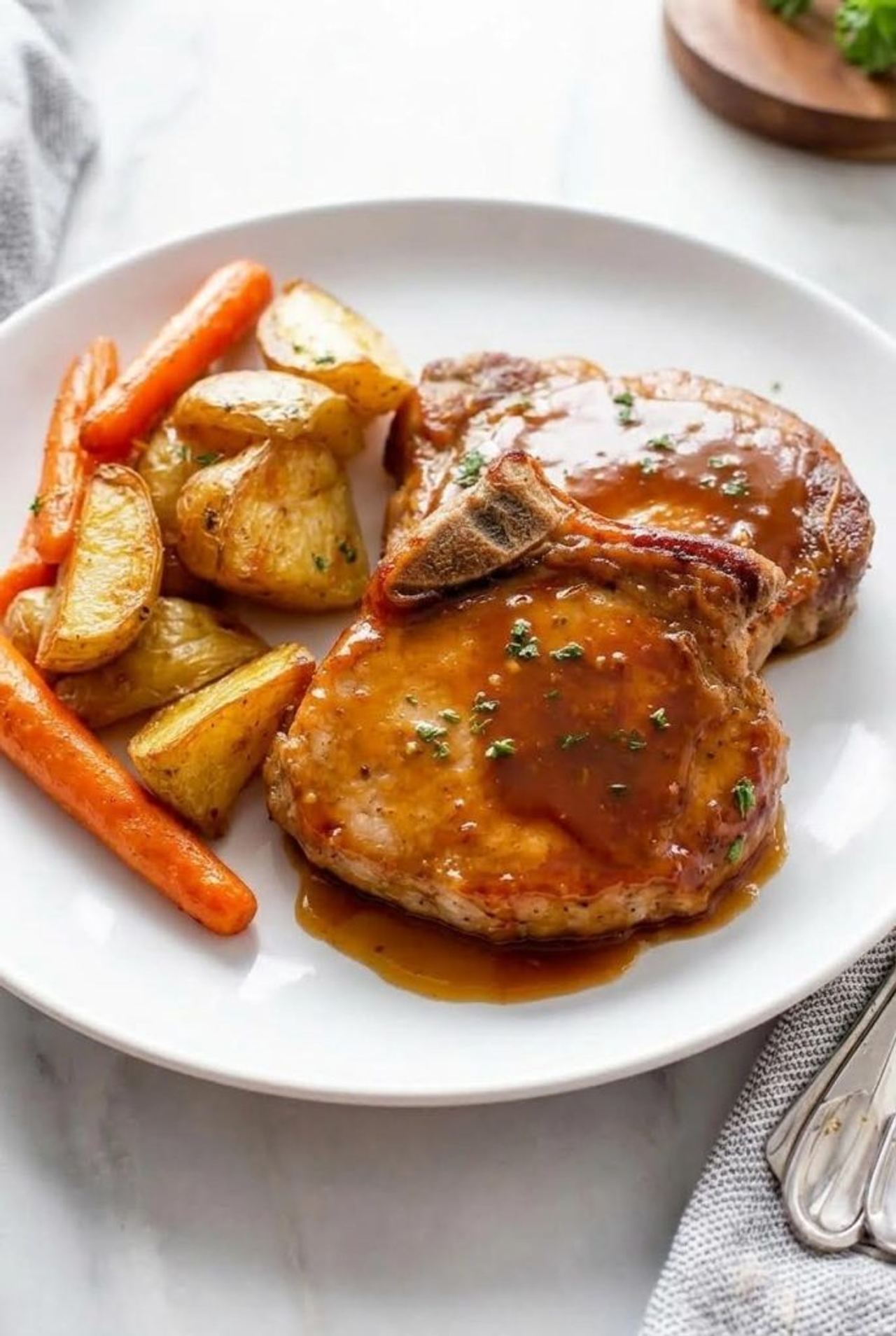 Slow Cooker Honey Garlic Pork Chops