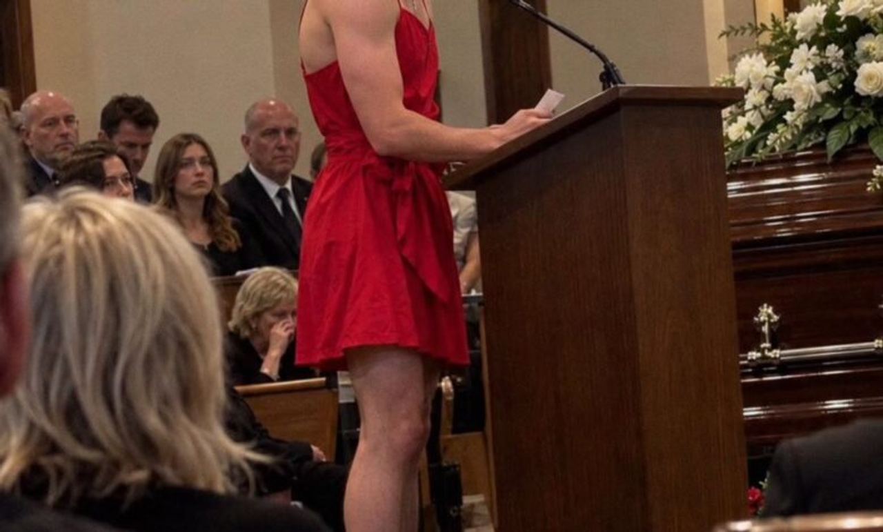 Teen Wore a Dress to His Best Friend’s Funeral – Family Nearly Had Him Removed Before He Reached the Microphone