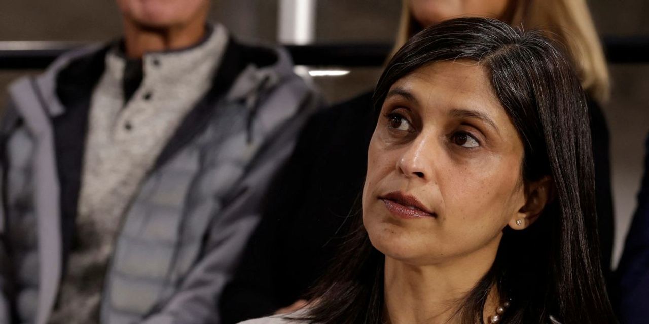 Usha Vance Nearly Loses Her Footing Exiting Helicopter While Carrying 9-Week-Old Alec — Video